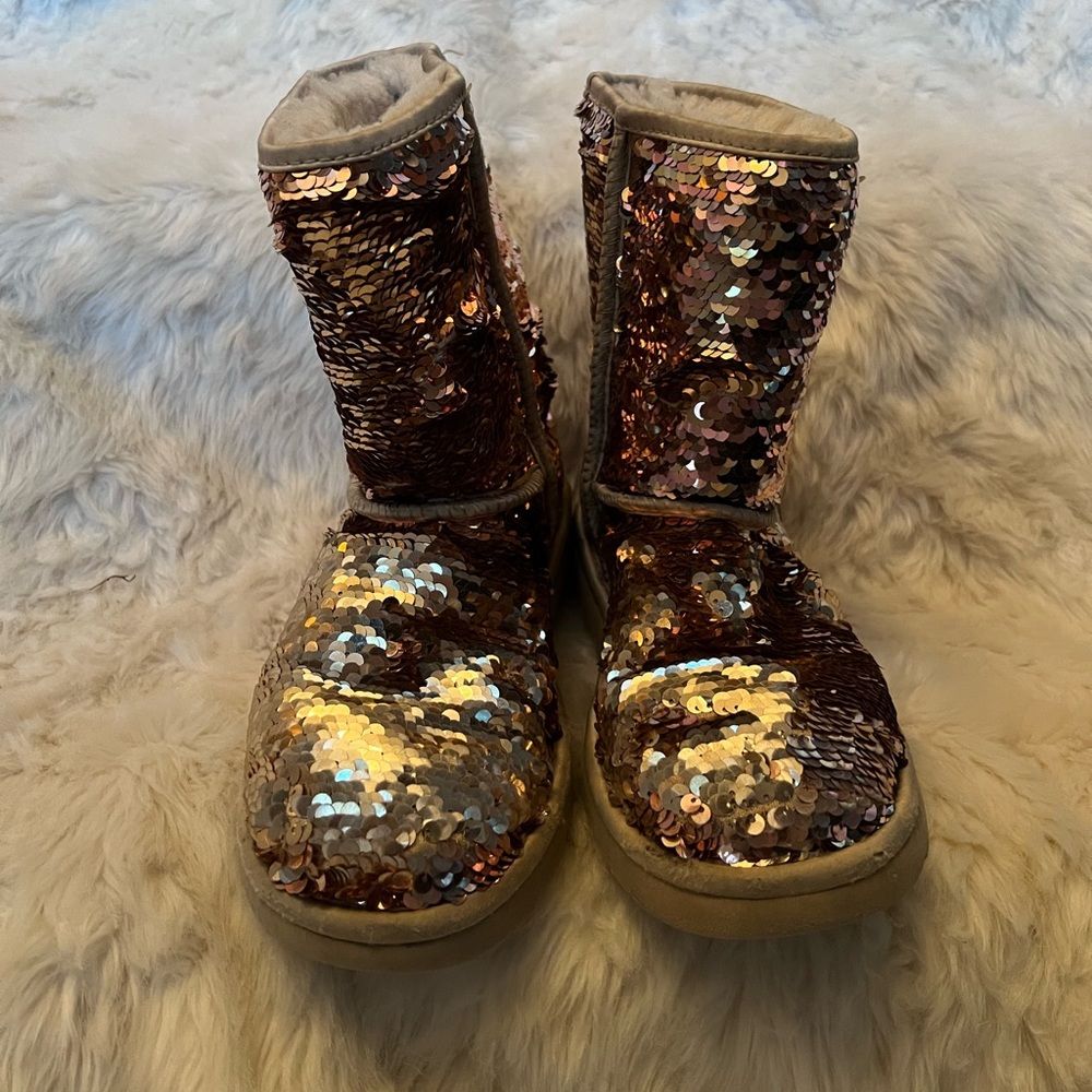 Gold Women’s UGG boots size 7 US/EU38